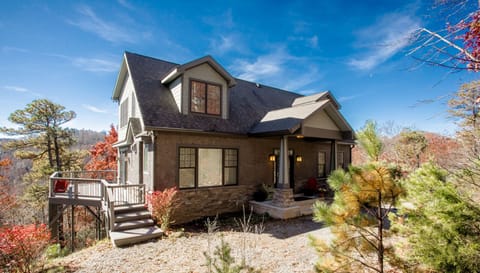 Welcome to the privacy of Burnt Ridge Retreat!