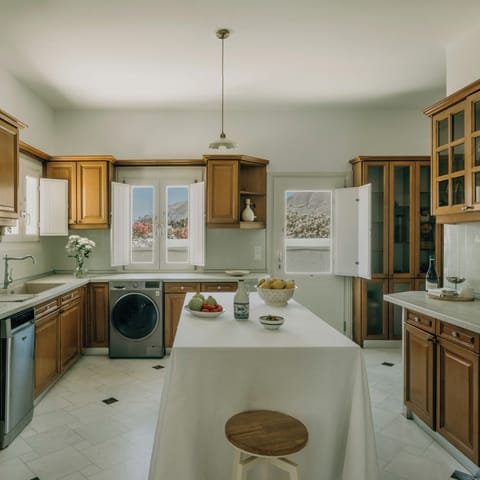 Villa, 4 Bedrooms, Private Pool | Private kitchen | Coffee/tea maker, fridge, microwave, oven