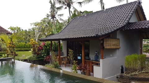 Deluxe Double Room, 1 Queen Bed | Balcony