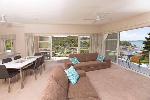 Open plan kitchen, dining, lounge