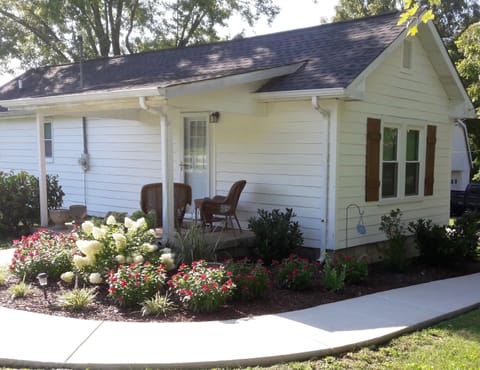 We look forward to welcoming you to Nashville.  New updates happening now!