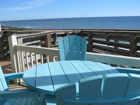 Welcome to Mistral #8.  Watch dolphins, turtles and stingrays from the balcony.