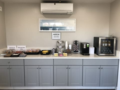 Free daily on-the-go breakfast