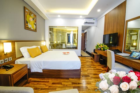 1 bedroom, minibar, desk, laptop workspace