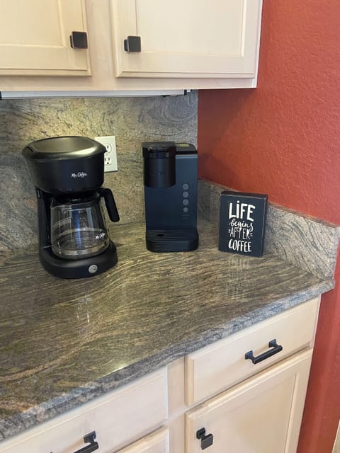 Coffee lovers welcome! Keurig & traditional coffee makers. 
