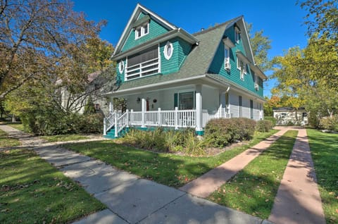 Lake Geneva Vacation Rental | 5BR | 3BA | 2,481 Sq Ft | Stairs Required