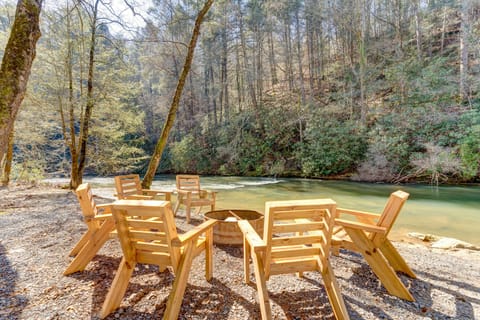 Fire pit with custom chairs 