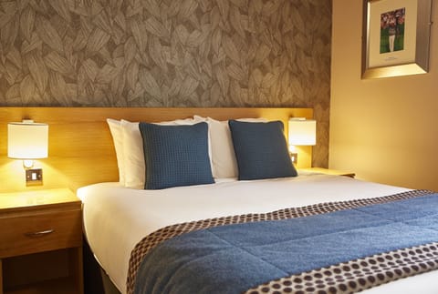 Feature Room | In-room safe, desk, iron/ironing board, free WiFi