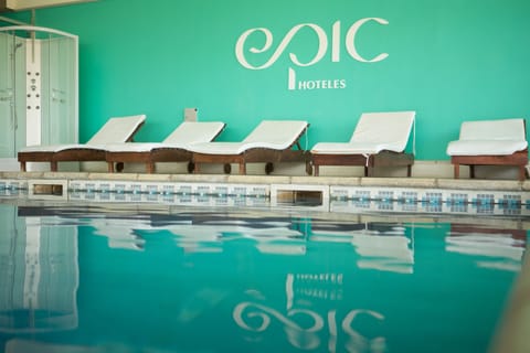 Indoor pool, sun loungers