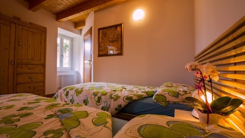 Double Room, 1 Queen Bed with Sofa bed, Connecting Rooms | Desk, soundproofing, free WiFi, bed sheets