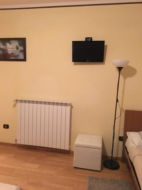 In-room safe, free WiFi, bed sheets