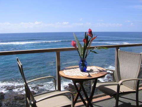 Lanai dining (there are chaise lounges, too.)
