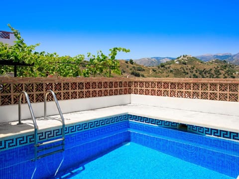 Water, Sky, Swimming Pool, Plant, Blue, Azure, Architecture, Building, Rectangle, Body Of Water