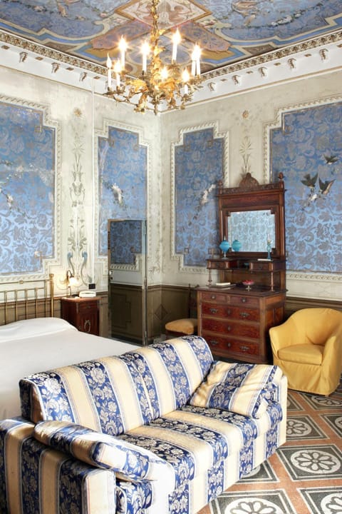 Minibar, individually furnished, blackout drapes, free WiFi