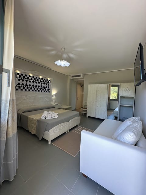 Minibar, in-room safe, individually furnished, soundproofing