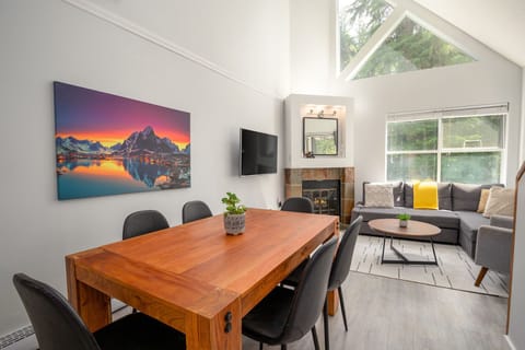 Welcome to 313 Wildwood Lodge – Your family mountain retreat!