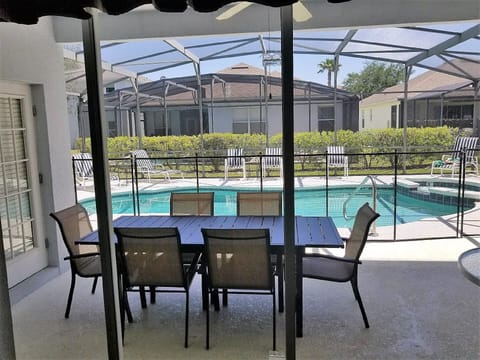 Outside Dining in covered Lanai seats 6
