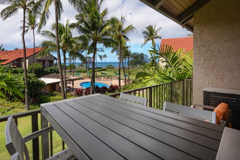 Sit on the lanai and enjoy the view of the ocean.