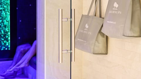 Couples treatment rooms, sauna, steam room, body treatments, mud baths