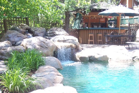 Cabin 3 - Sugar Pine | Pool | Seasonal outdoor pool, open 9:00 AM to 10:00 PM, sun loungers
