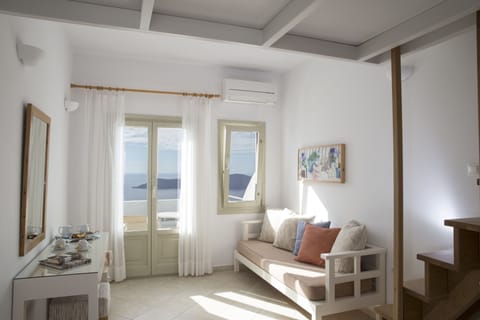 Superior Studio Suite, 1 Double Bed, Sea View (Loft) | Pillowtop beds, in-room safe, individually decorated