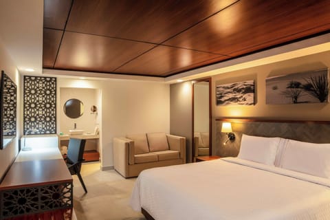 Premium bedding, down comforters, in-room safe, desk