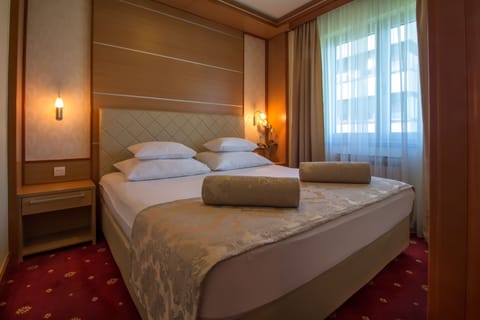 Deluxe Triple Room, Garden View | 1 bedroom, Egyptian cotton sheets, minibar, in-room safe