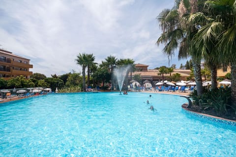 Indoor pool, 2 outdoor pools, pool umbrellas, sun loungers