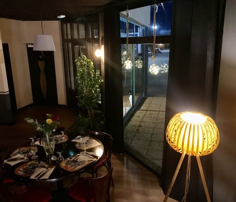 Lunch and dinner served, French cuisine