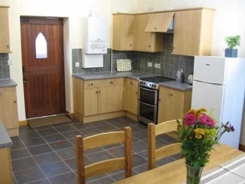 Cottage, Shared Bathroom (The Shippon - Broomedge ) | Private kitchen