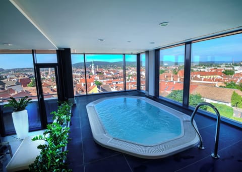 Indoor spa tub