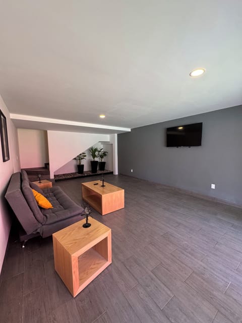 Premium bedding, in-room safe, blackout drapes, iron/ironing board