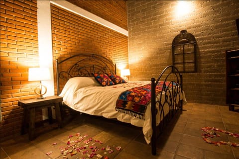 Junior Suite | In-room safe, desk, soundproofing, iron/ironing board