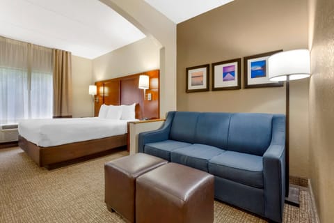 Premium bedding, pillowtop beds, desk, laptop workspace