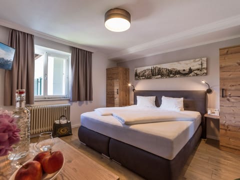 Standard Double Room | Hypo-allergenic bedding, in-room safe, desk, free WiFi