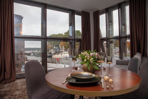 Superior Suite | In-room dining