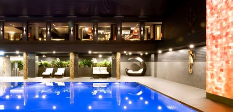 Indoor pool, seasonal outdoor pool, sun loungers