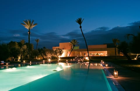 3 outdoor pools, open 9 AM to 7:00 PM, pool umbrellas, sun loungers