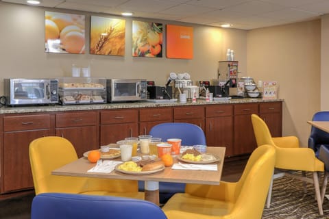 Free daily buffet breakfast