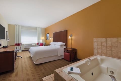 Room, 1 King Bed | Premium bedding, down comforters, pillowtop beds, in-room safe