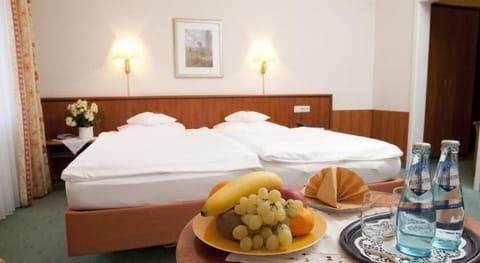 Double Room | In-room safe, blackout drapes, soundproofing, iron/ironing board