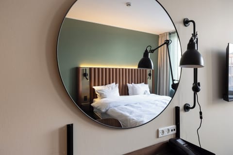 Hypo-allergenic bedding, down comforters, in-room safe, desk