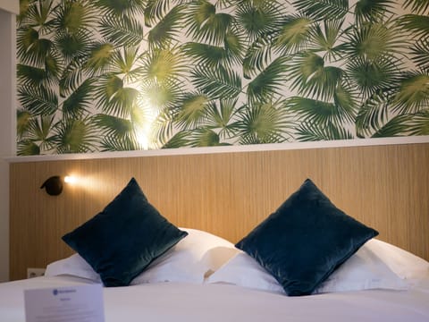 Standard Cottage, 1 Queen Bed, Non Smoking, Terrace | Premium bedding, in-room safe, desk, iron/ironing board