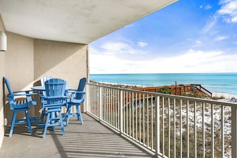 Balcony off Family / Dining Room - 4 Person High Top Table