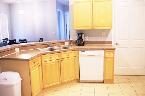 Condo | Private kitchen | Fridge, microwave, oven, stovetop
