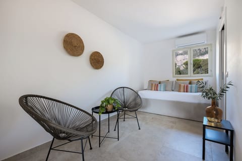 Comfort Studio, 1 Bedroom (4 Adults) | In-room safe, free WiFi, bed sheets