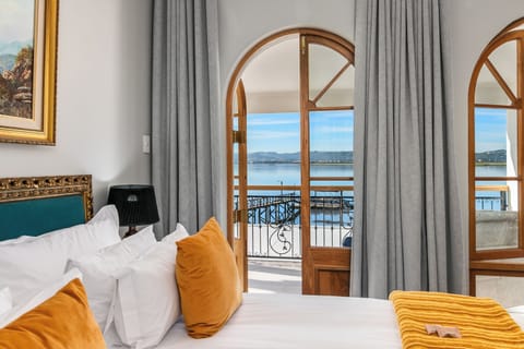 Superior Suite - Lake Facing - Lady Anne  | Hypo-allergenic bedding, minibar, in-room safe, individually decorated