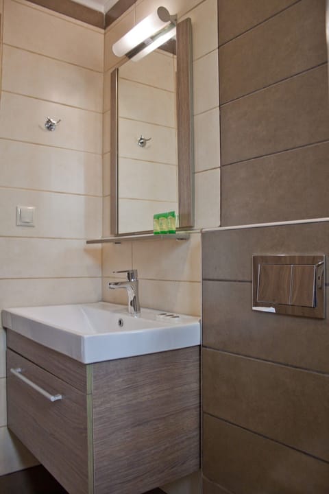 Superior Triple Room, Balcony, City View | In-room safe, blackout drapes, free WiFi, bed sheets