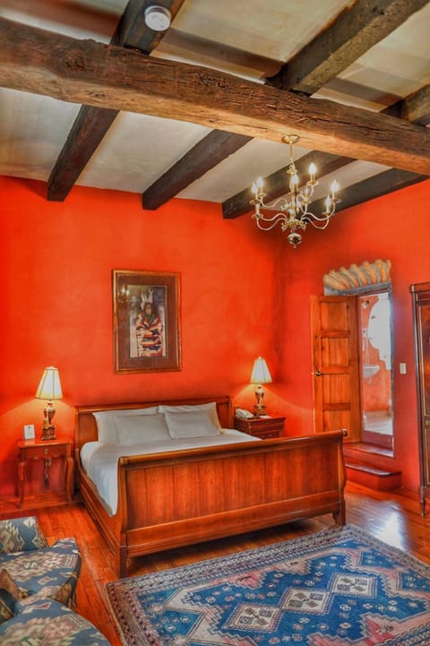 Royal Studio Suite, 1 King Bed | Premium bedding, down comforters, in-room safe, individually decorated