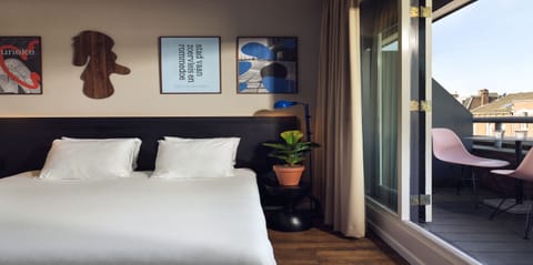 Premium bedding, pillowtop beds, in-room safe, desk